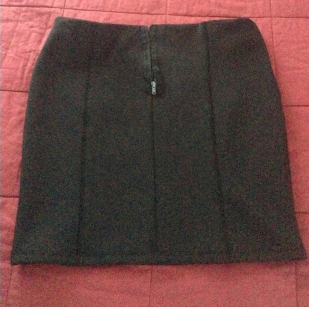 Mini skirt - Picture 2 of 2